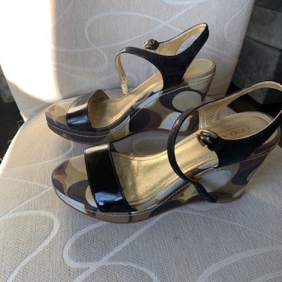 Coach "Klara" Signature Wedge Sandals, brown patent, gold scribble - Picture 1 of 6